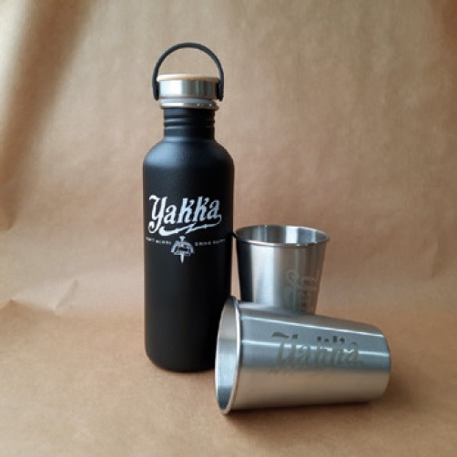 Con nuestros amigos  deYakka 